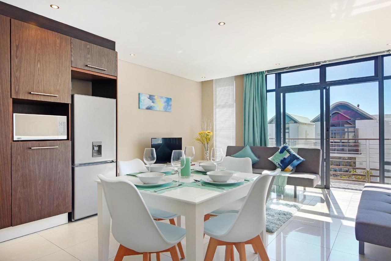 A Modern Unit, Self Checkin, Restaurants And Shops Below * Cidade Do Cabo