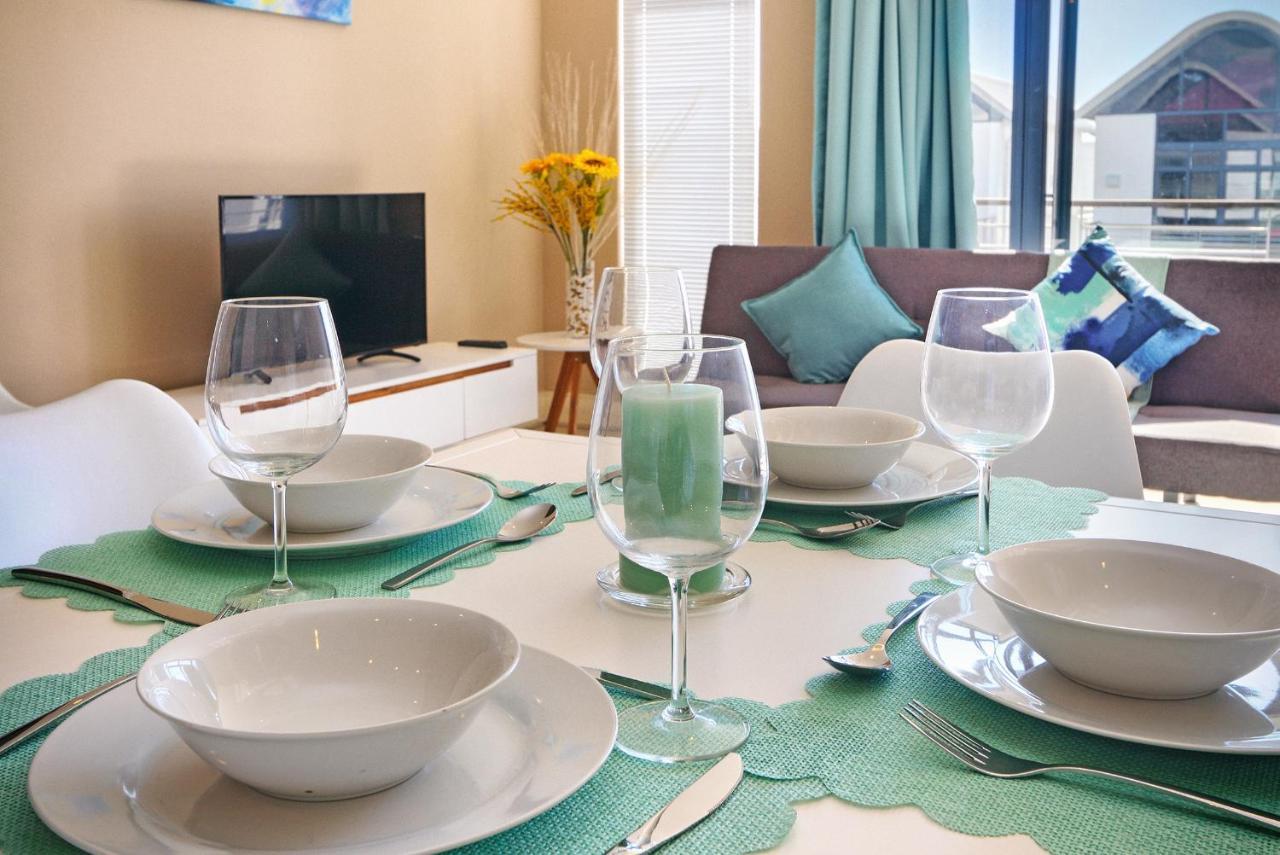 A Modern Unit, Self Checkin, Restaurants And Shops Below Apartamento Cidade Do Cabo
