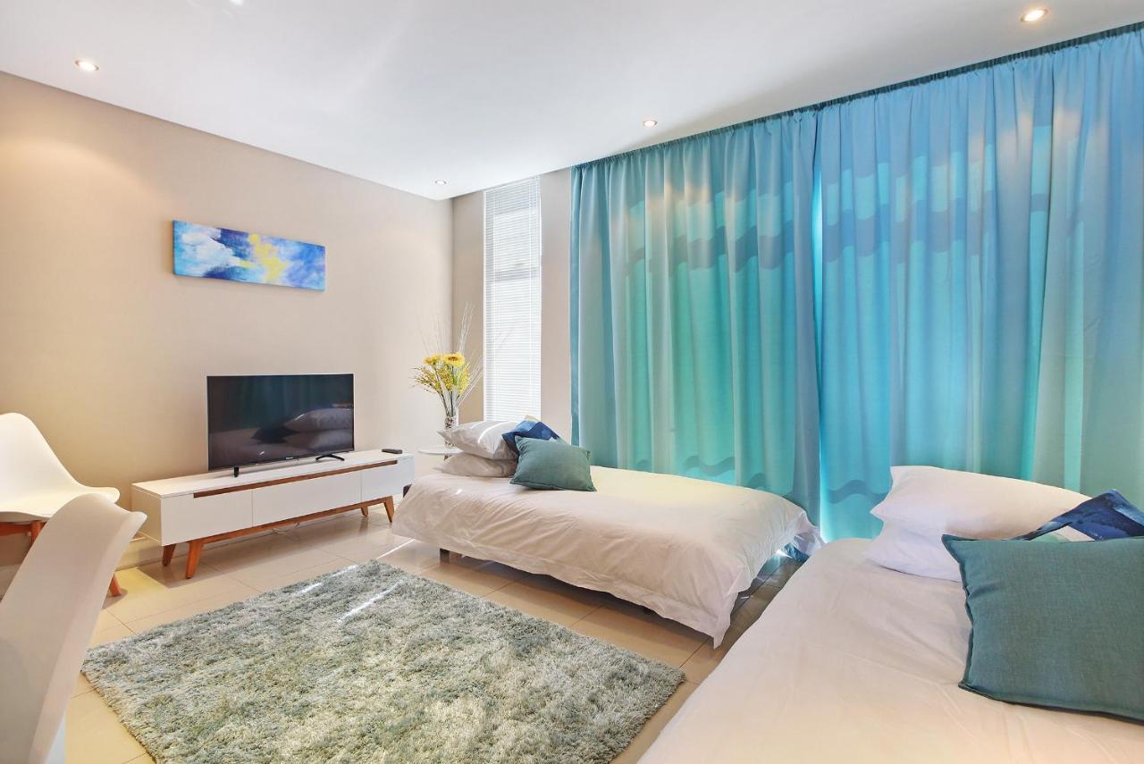 A Modern Unit, Self Checkin, Restaurants And Shops Below Apartamento *